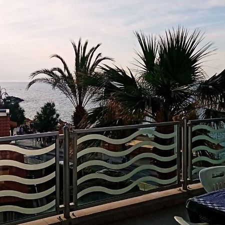 Apartamento Casa Flora A Due Passi Dal Mare Giovinazzo Exterior foto