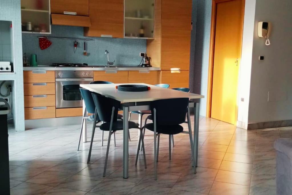 Apartamento Casa Flora A Due Passi Dal Mare Giovinazzo Exterior foto