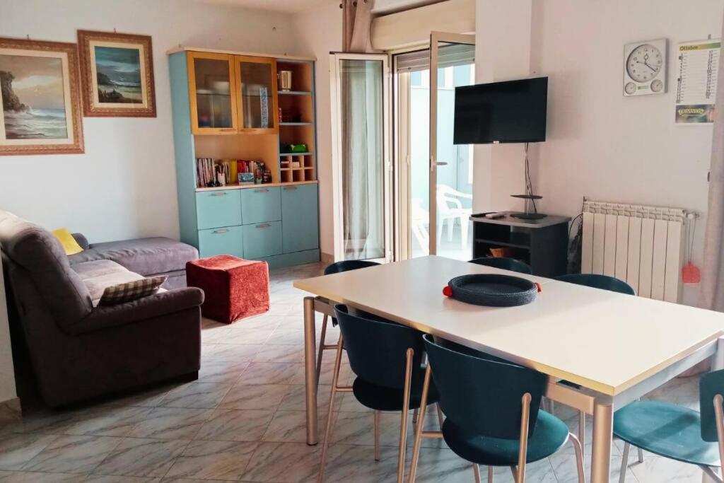 Apartamento Casa Flora A Due Passi Dal Mare Giovinazzo Exterior foto